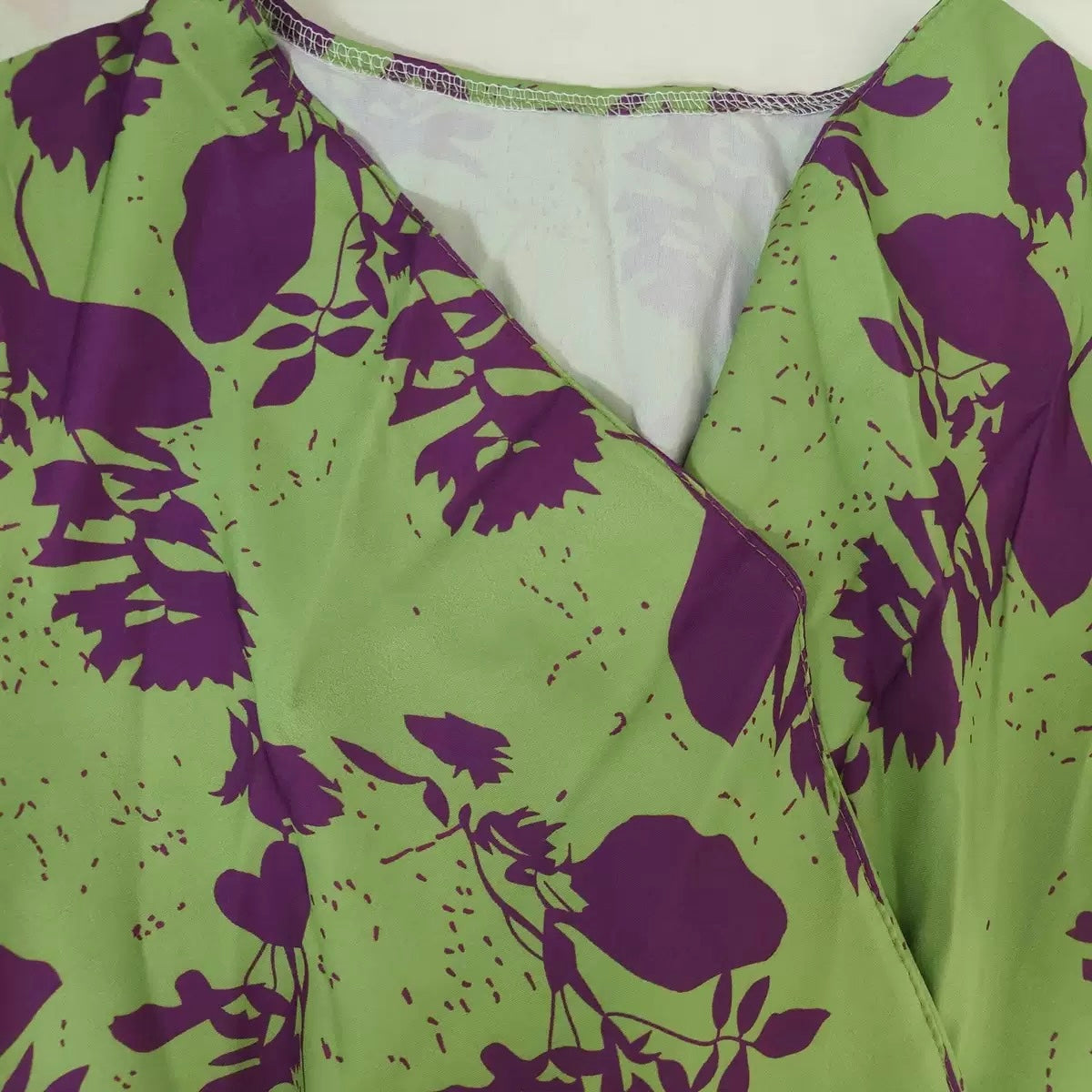 Victoria - Vestido midi jardín violeta