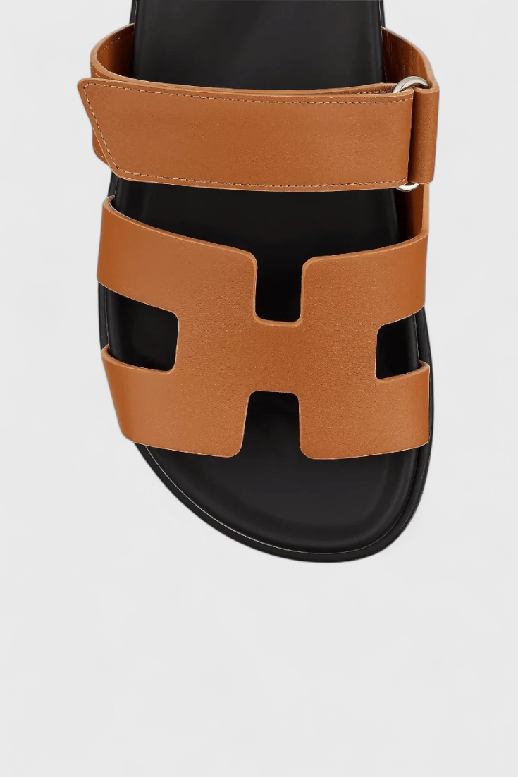 Bravely - Sandalias deportivas con diseño de H