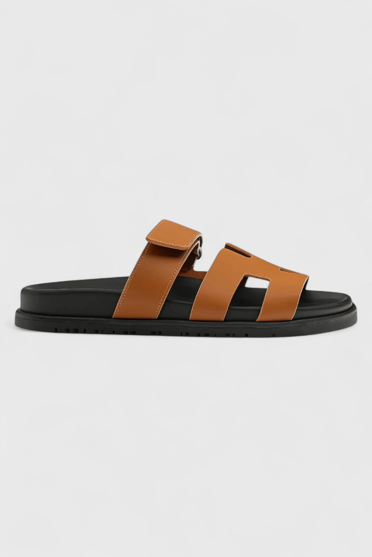 Bravely - Sandalias deportivas con diseño de H