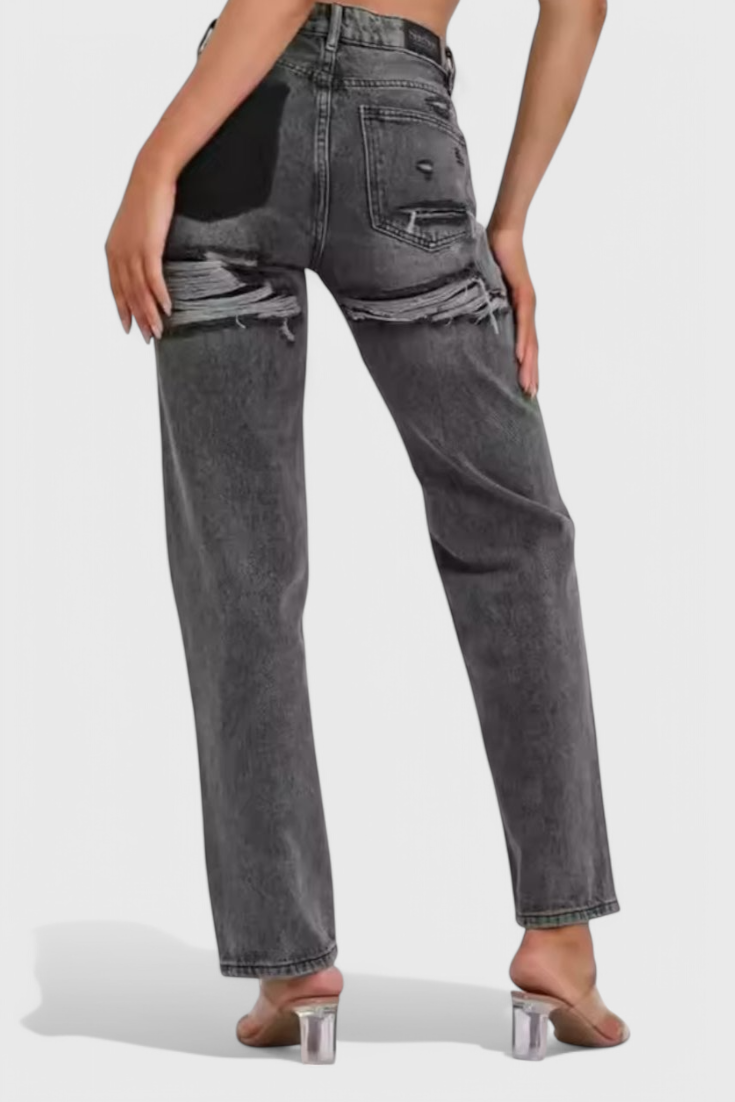 Valeria - Jeans rotos estilo vintage