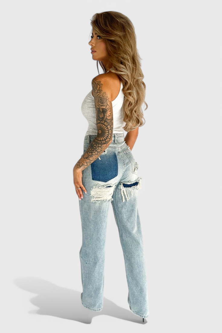 Valeria - Jeans rotos estilo vintage