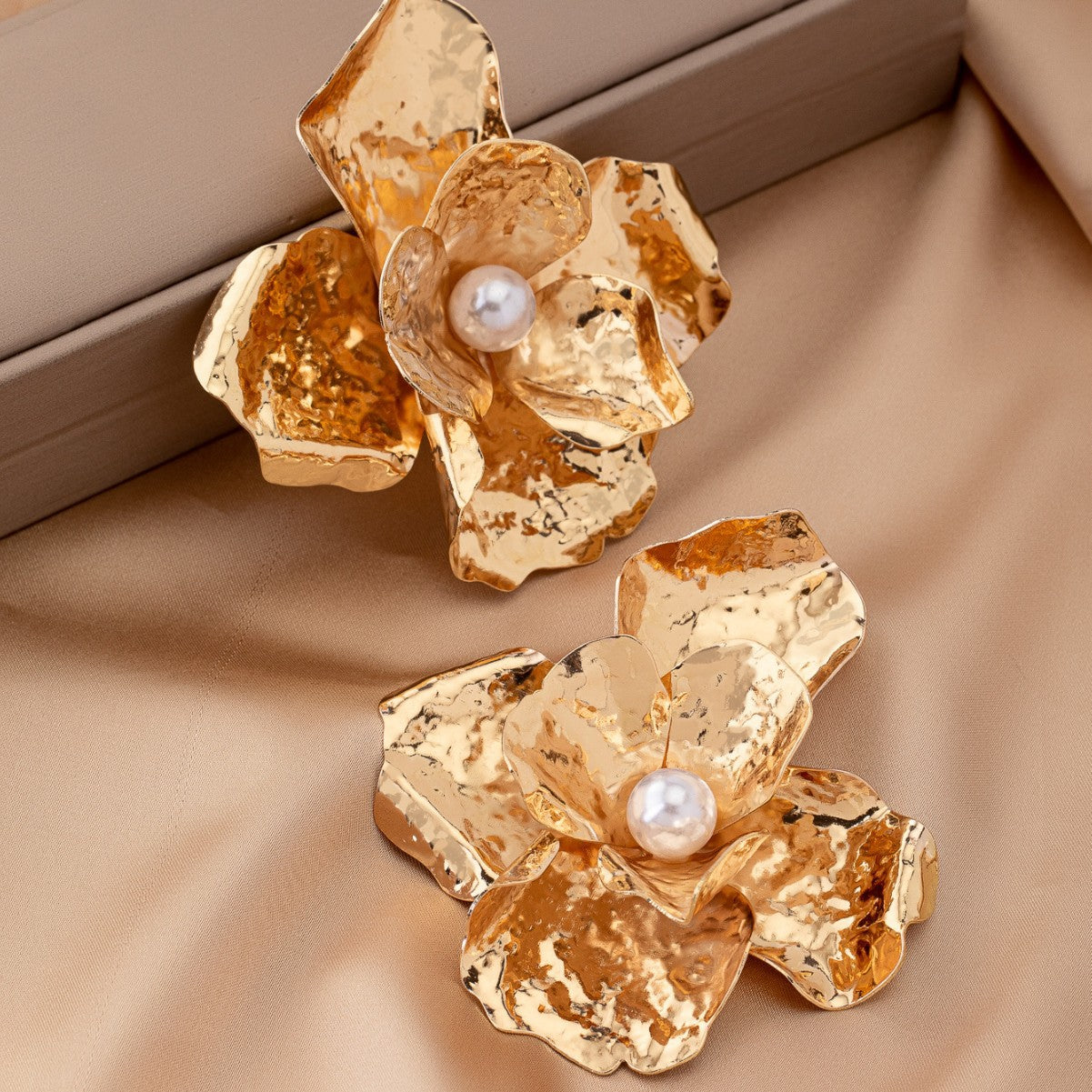 Fiona - Pendientes de flores con textura