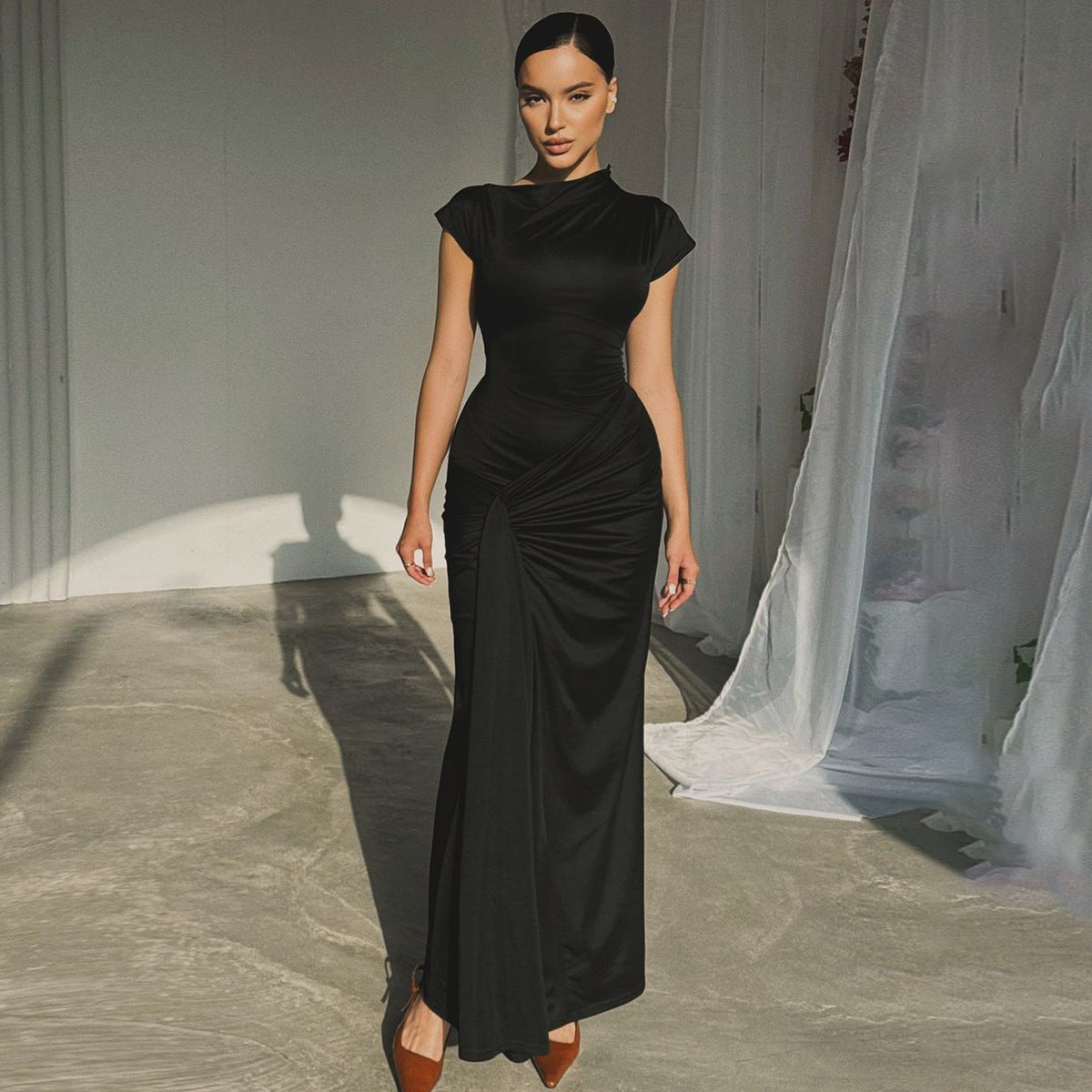 Penélope - Vestido maxi nudo elegante