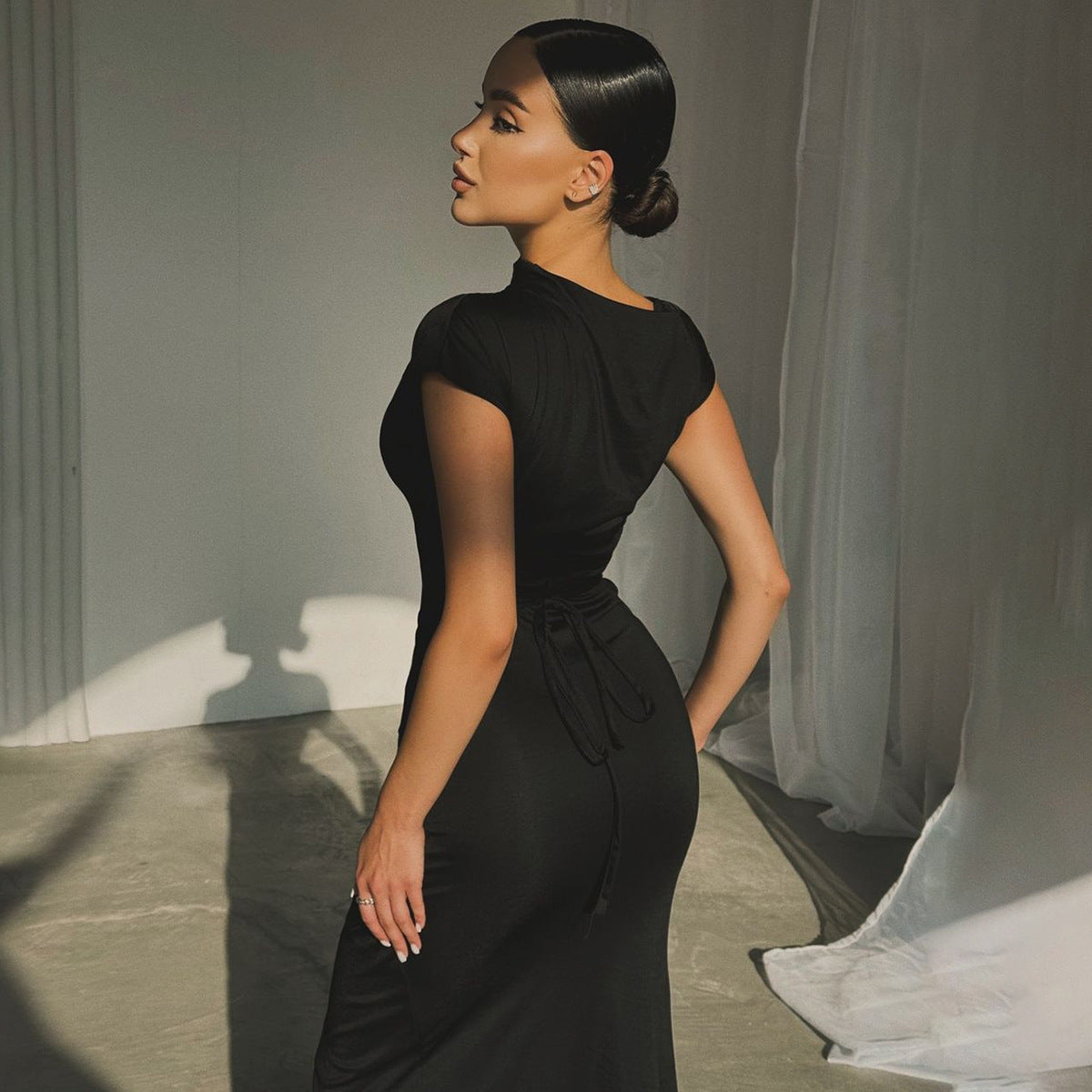 Penélope - Vestido maxi nudo elegante