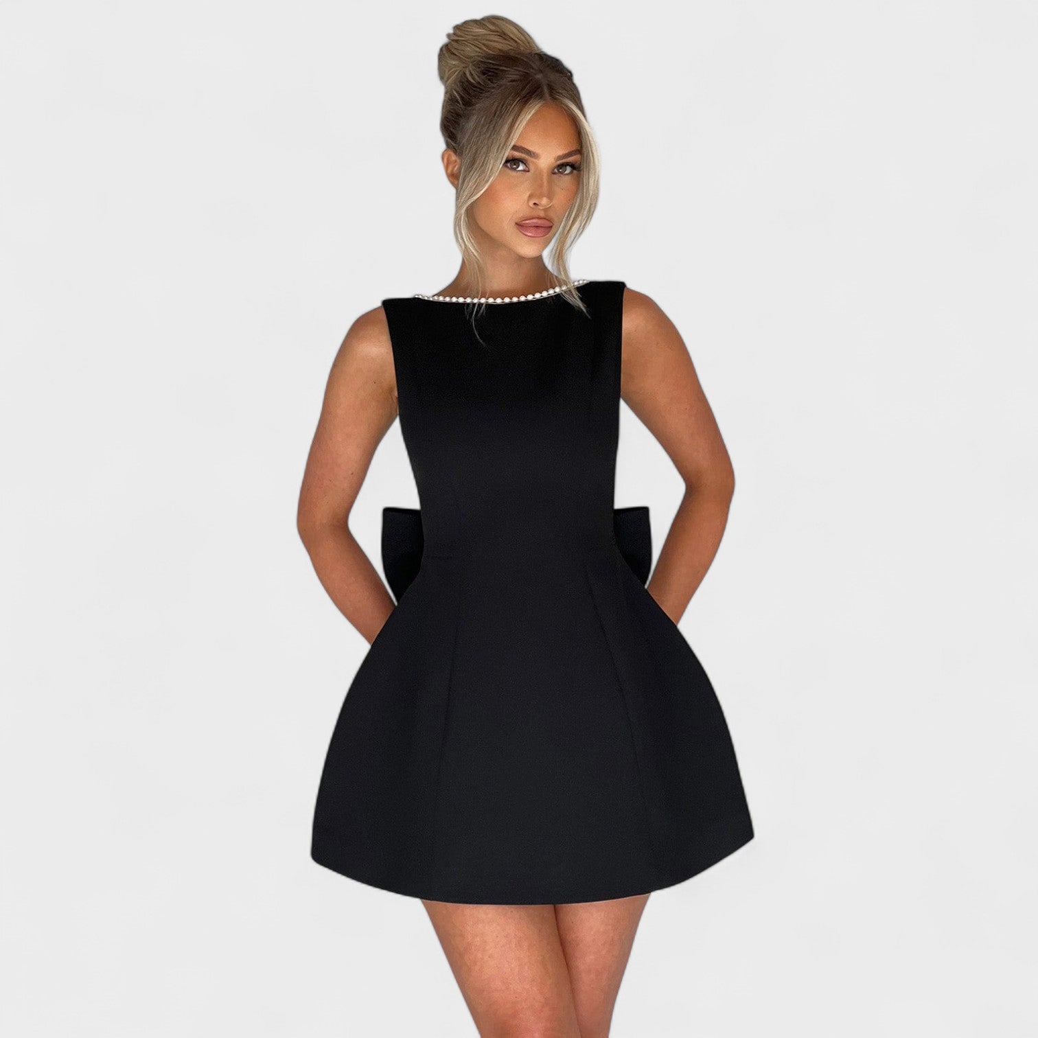 Estela - Mini vestido elegancia clásica