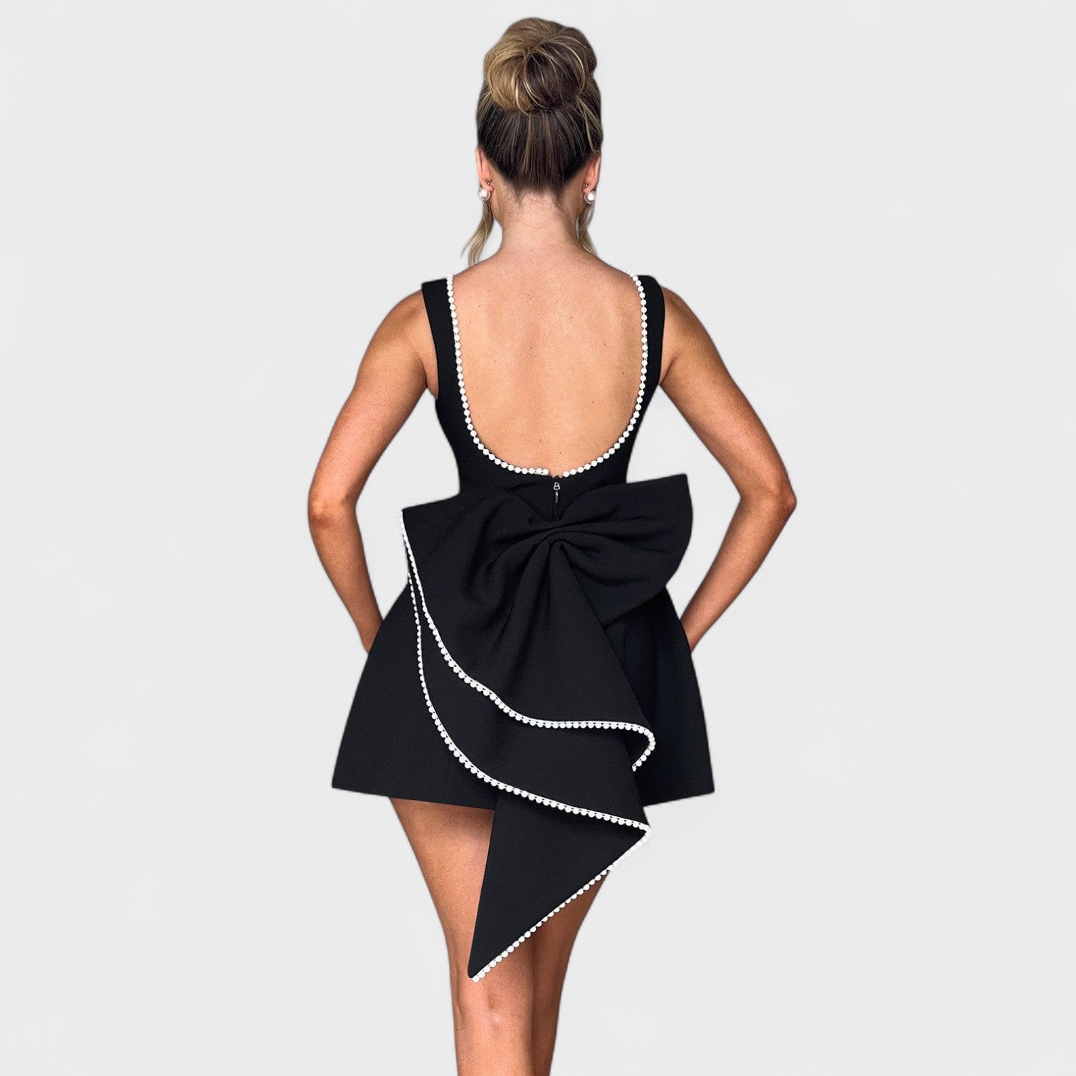 Estela - Mini vestido elegancia clásica
