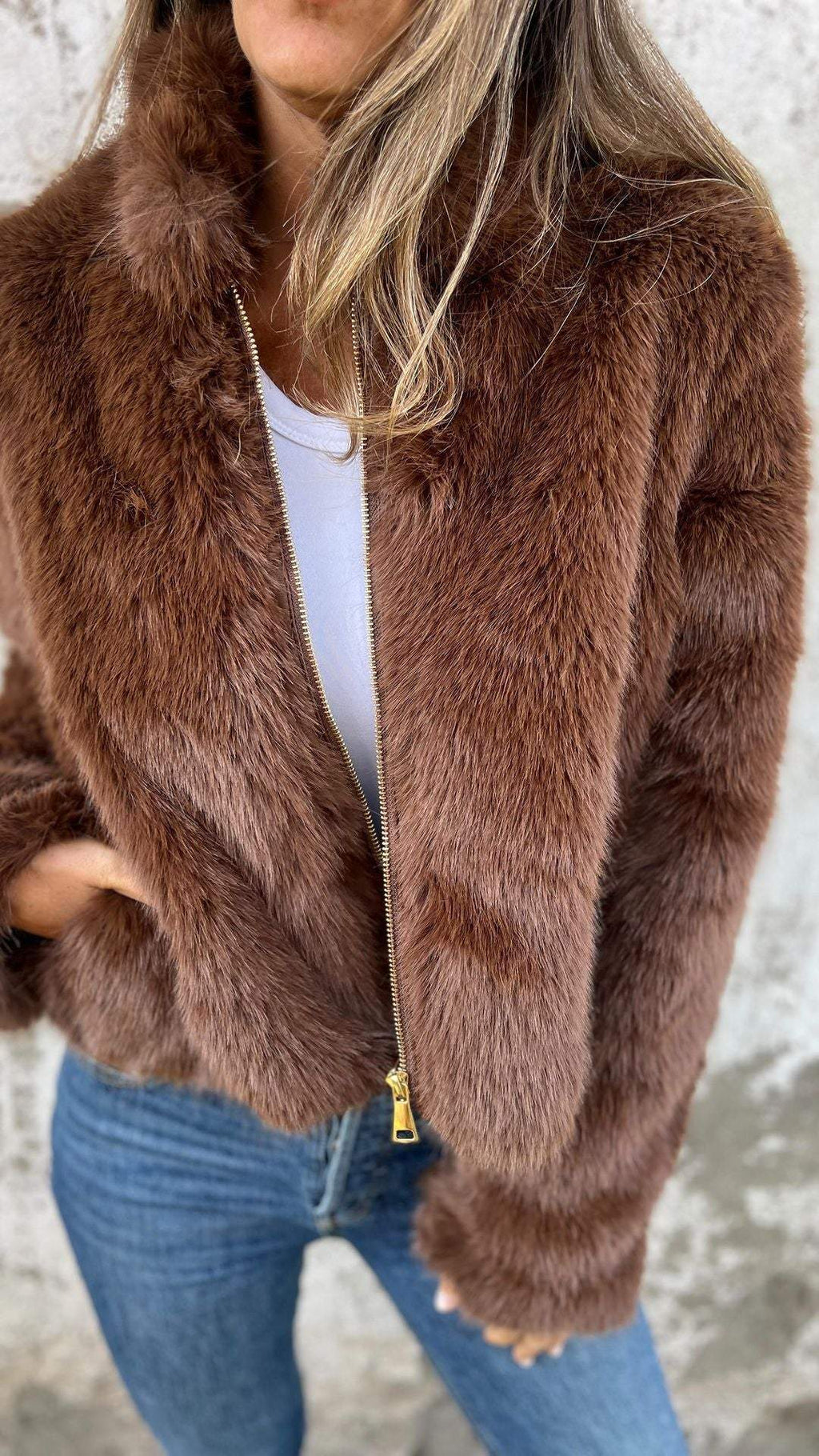 Zoe - Chaqueta corta de pelo sintético
