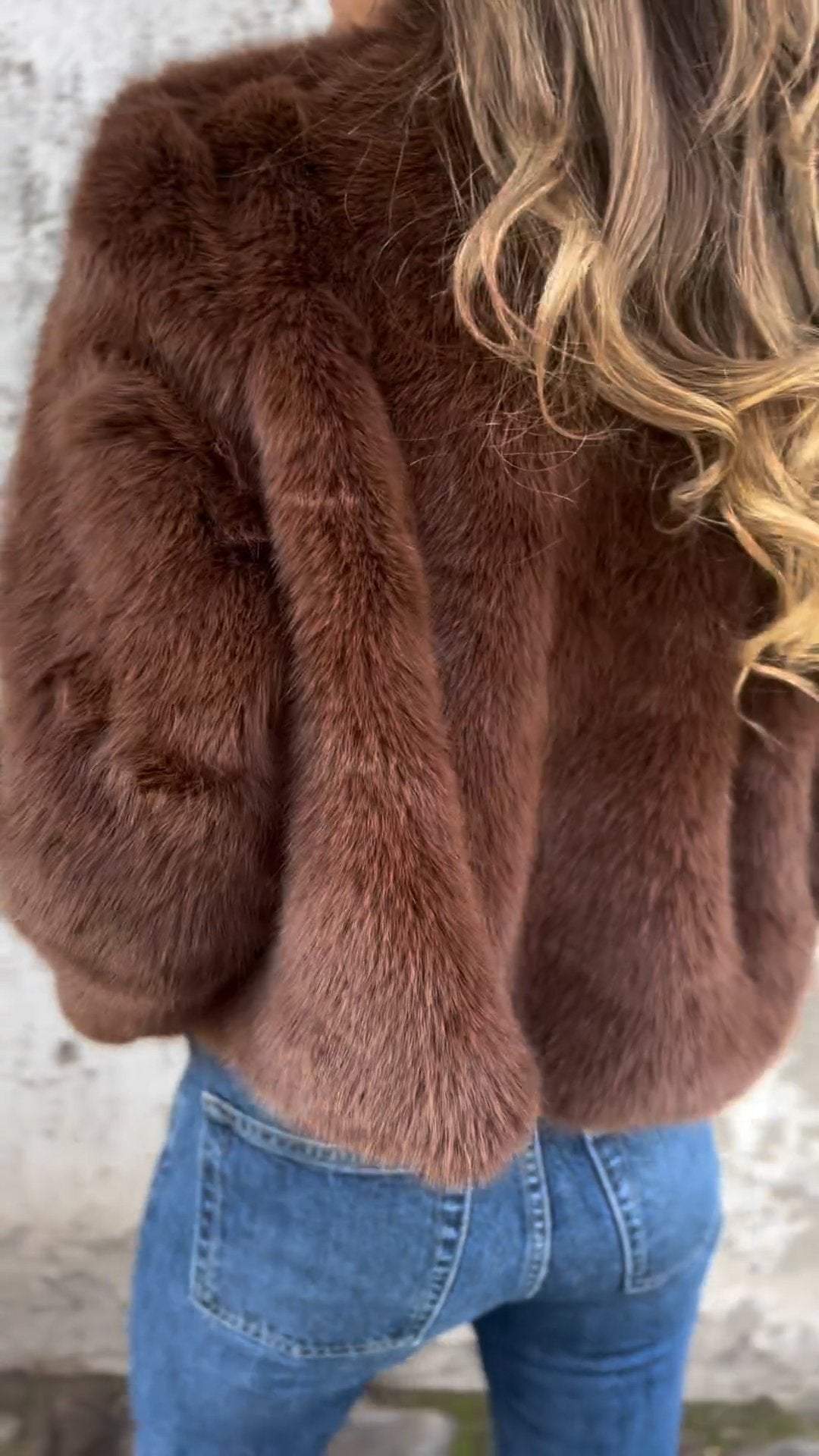Zoe - Chaqueta corta de pelo sintético
