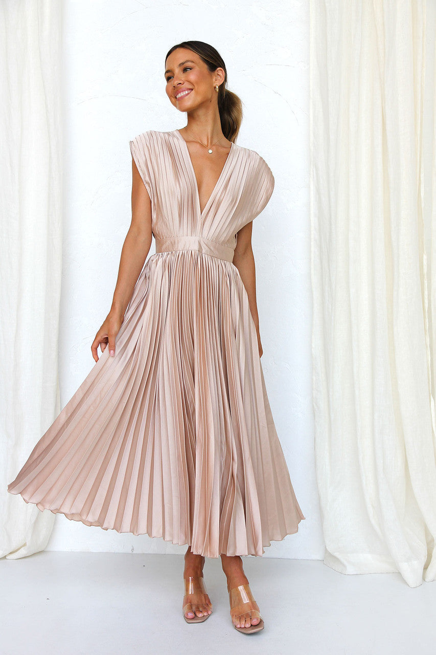 Mireia - Vestido plisado con escote en V profundo