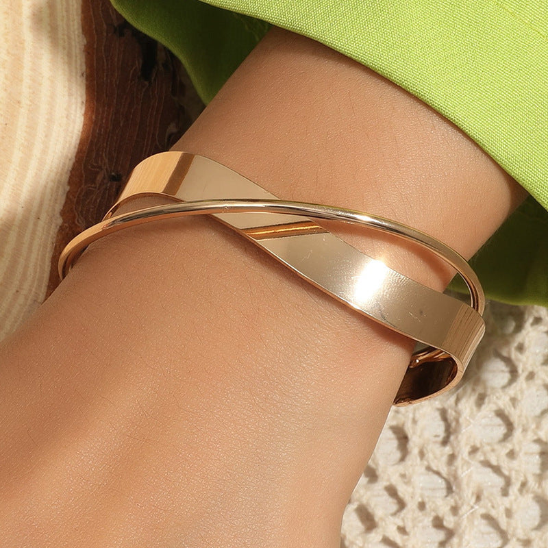 Cleo - Pulsera dorada de doble banda